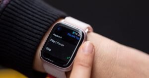 Apple resumes Apple Watch sales after ban is paused