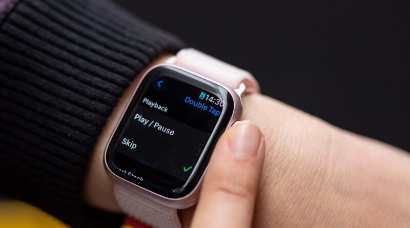 Apple resumes Apple Watch sales after ban is paused