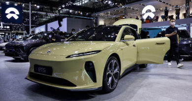 China's Nio electric vehicle maker gets $2.2 billion from UAE investment firm