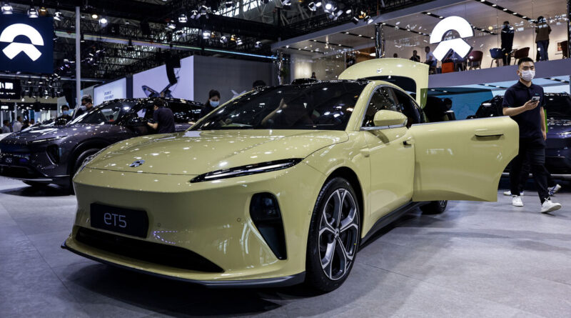 China's Nio electric vehicle maker gets $2.2 billion from UAE investment firm