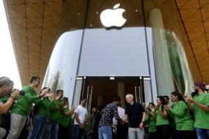 India pressed Apple on state-sponsored warnings, report says | TechCrunch
