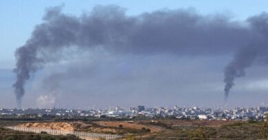 Israel presses Gaza assault as top US official visits