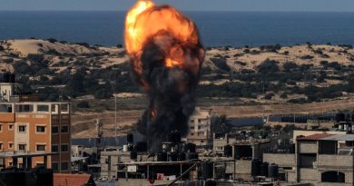 Israeli forces push into southern Gaza