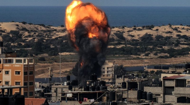 Israeli forces push into southern Gaza