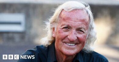 John Pilger: Campaigning Australian journalist dies