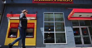 Lawmakers praise workers for landmark Wells Fargo union branch vote in New Mexico