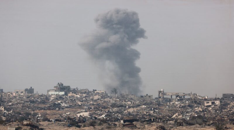 New exodus causes havoc in central Gaza as Israel pushes advance