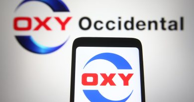 Occidental Petroleum to buy Permian producer CrownRock for $12 billion, raise dividend