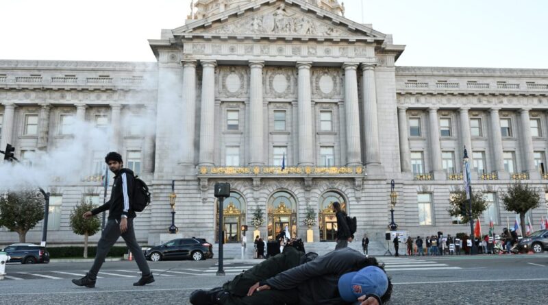 San Francisco jury clears homeless man of assault after video shows businessman apparently using bear spray first