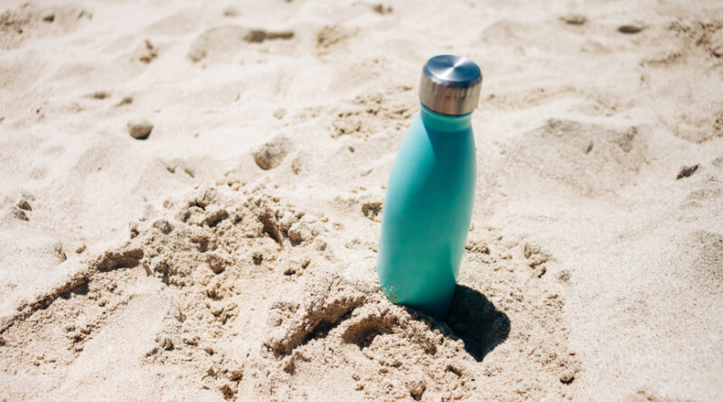 Signs To Replace a Reusable Water Bottle for Safety | Well+Good