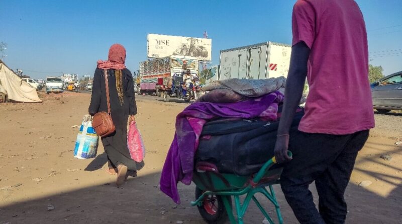 Sudanese in 'total panic' as paramilitaries move south