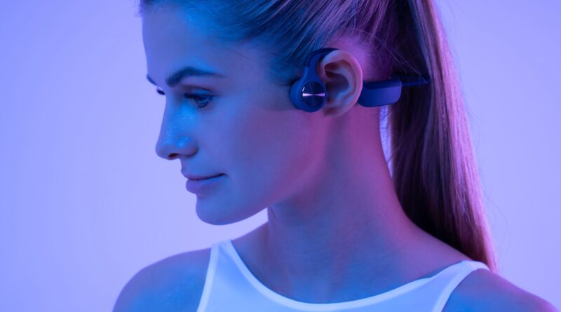 These 7 Bone-Conduction Headphones Are a Safer, Less-Gross Alternative to Earbuds