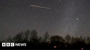 Timelapse shows Geminid meteor shower at its peak