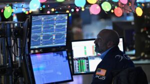 Treasury yields tick higher as investors prepare for the new year