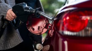U.S. crude oil sheds more than 10% for the year in first annual decline since 2020