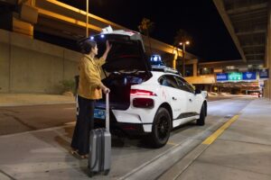 Waymo launches curbside robotaxi pickup at Phoenix airport | TechCrunch