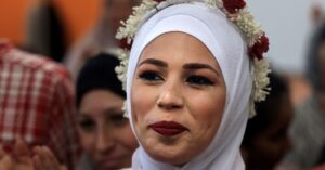 'We love life': Gaza couple celebrate wartime wedding
