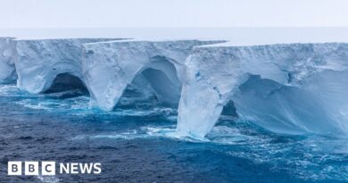 A23a: Spectacular arches, caves as monster iceberg decays