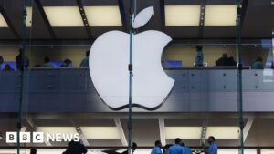 Apple overtakes Samsung as world's biggest phonemaker