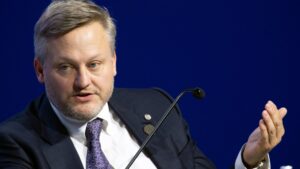BP appoints Murray Auchincloss as permanent CEO