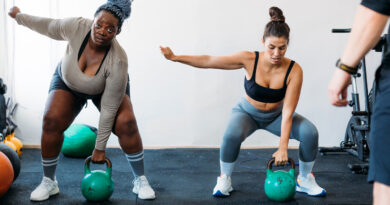 Body Comparison at the Gym Does More Than Steal Your Joy—Here's How To Stop Sizing Yourself Up to Others