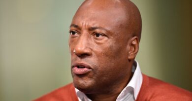 Byron Allen, offering $14 billion for Paramount, has a long history of media bids that haven't materialized