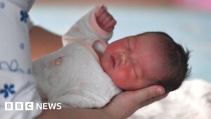 China records population decline for second straight year