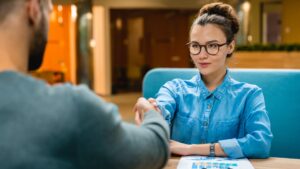 Don't forget this crucial step after you apply for a job, says recruiter who's seen hundreds of resumes: 'You're doing them a favor'