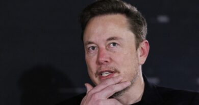 Elon Musk wants more control of Tesla, seeks 25% voting power