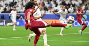 Hosts Qatar into Asian Cup last 16 but China made to sweat