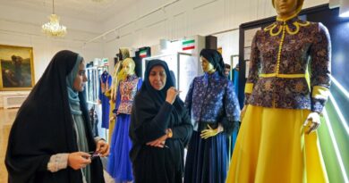 Iran plays on colour at fashion exhibition