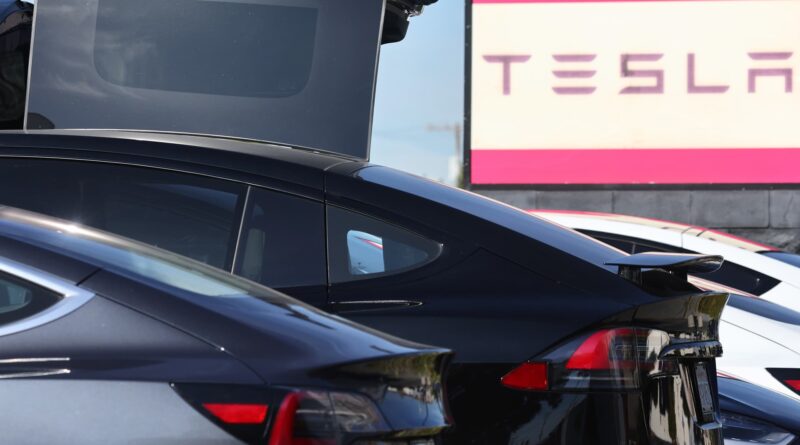 Is Tesla still a buy? One CIO weighs in and names 3 alternatives he likes