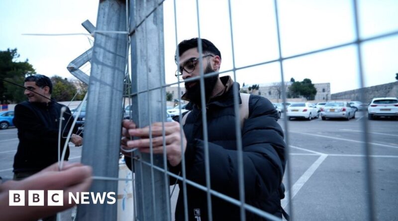 Jerusalem: Armenian Christians fight controversial land deal