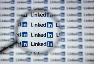 LinkedIn rolls out new job search features to make it easier to find relevant opportunities | TechCrunch