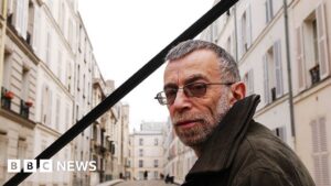 Russian poet and Putin critic Lev Rubinstein dies after car crash