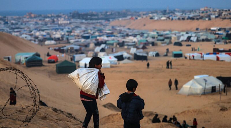 South Gaza battles rage as heavy rain hits displaced people further north