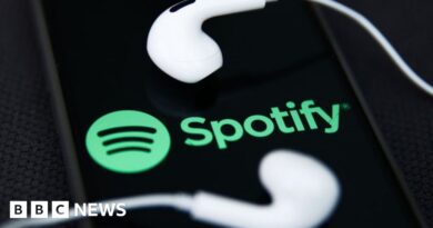 Spotify attacks Apple's 'outrageous' 27% commission