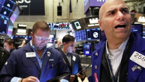 Thursday's analyst calls: Car rental stock gets upgraded, Citi gives up on Spirit Airlines