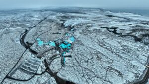 Volcano erupts in southwest Iceland