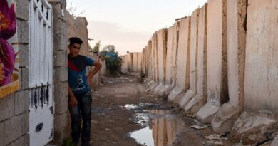 Years after civil war, security wall holds back Iraqi city