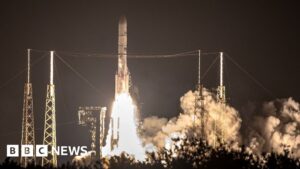 'Lift off!' - Watch moment rocket launches towards the Moon