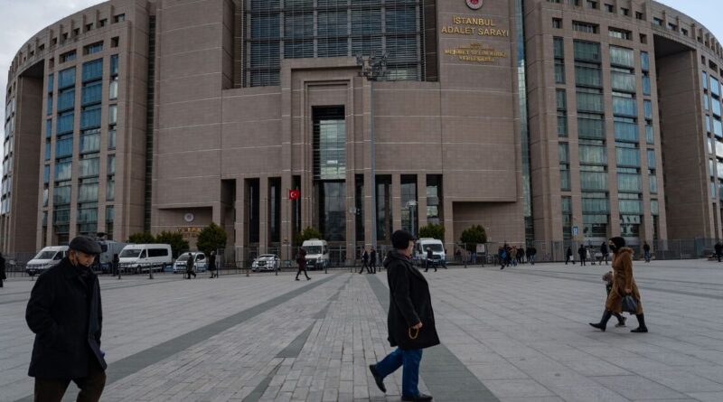 Armed attack against Istanbul courthouse leaves 2 dead