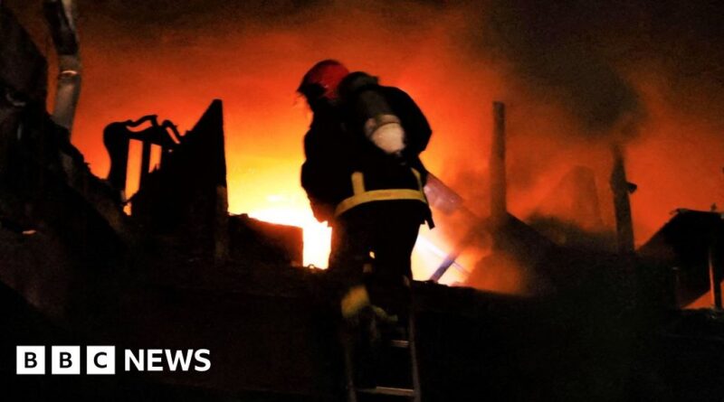 Bangladesh fire: At least 43 dead in Dhaka building blaze