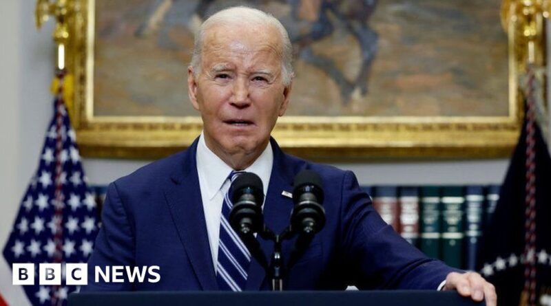 Biden announces more than 500 Russian sanctions