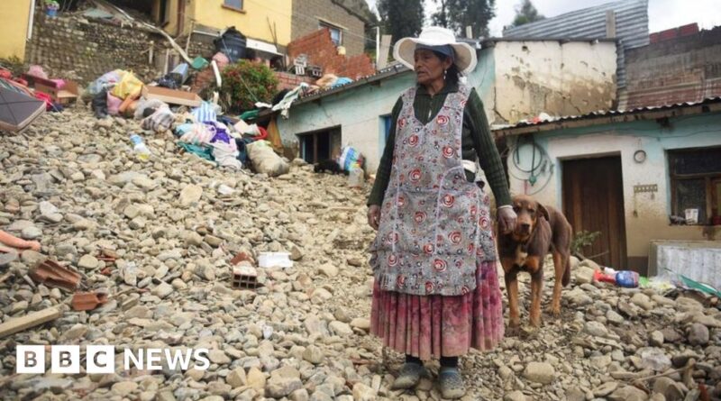 Bolivia floods: Alert as torrential rains kill dozens