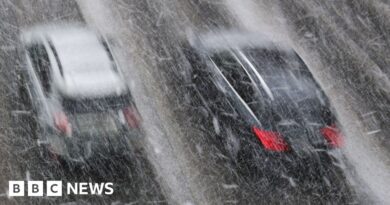 Chicago on tornado watch as cold front moves in