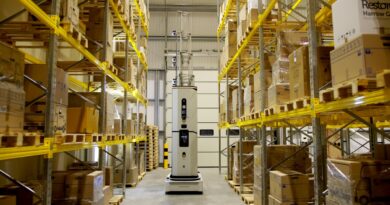 Dexory’s massive shelf-scanning robot comes to North America | TechCrunch