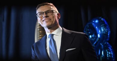 Ex-PM Alexander Stubb wins Finnish presidency, narrowly defeating former top diplomat Pekka Haavisto