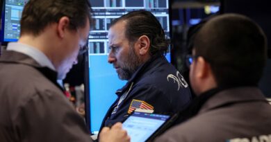 Friday analyst calls: Wall Street sticking with Pinterest, Citi upgrades Liberty Global