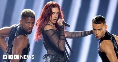 Grammys 2024: Dua Lipa opens show and SZA sizzles